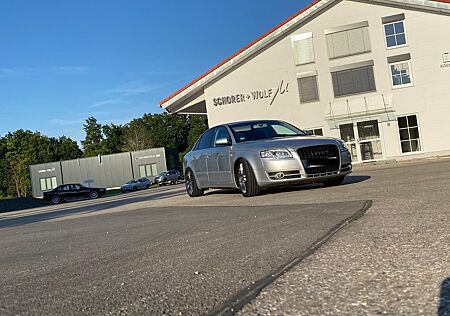 Audi A4 3.2 FSI quattro - Limousine - Handschalter