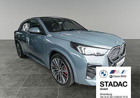 BMW iX2 xDrive 30 M Sport Pro ACC Panorama Glasdach