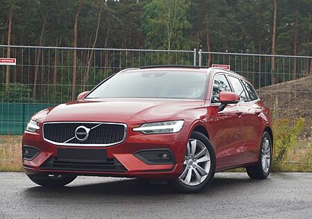 Volvo V60 B4 Momentum Pro Pano/AHK/Cam/LaneAss/SHZg