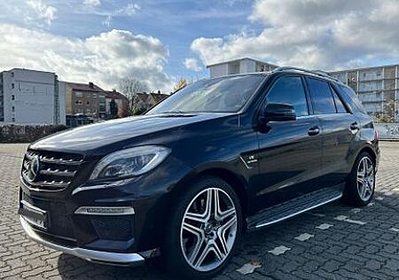 Mercedes-Benz ML 63 AMG 4MATIC AMG/ neuer TÜV/ Panorama D./