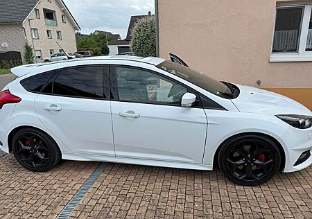 Ford Focus 2,0 EcoBoost ST Leder-Exklusiv-Paket ST