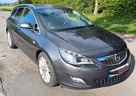 Opel Astra Sports Tourer 1.6 Turbo, guter Zustand