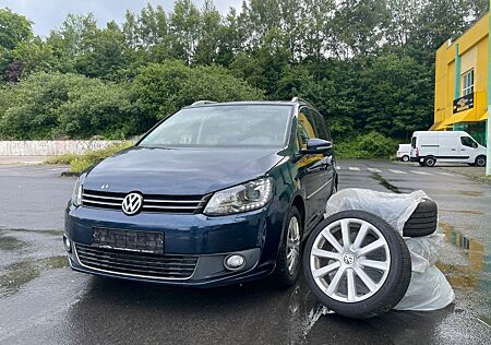 VW Touran Volkswagen 2.0 TDI 125 kW DSG Highline Highline