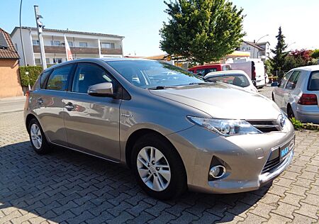Toyota Auris Hybrid Life