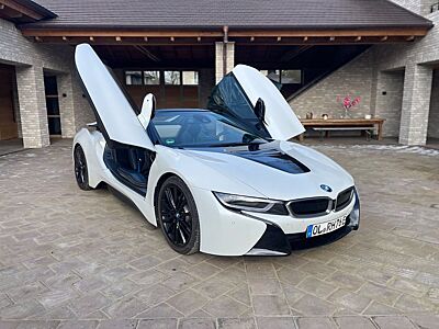 BMW i8 Roadster / Sammlerfahrzeug 92,8% Batterie