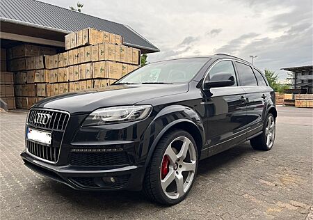 Audi Q7 3.0 TDI S-Line *7-Sitzer* *AHK*