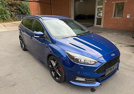 Ford Focus Turnier ST`*2,0*185PS*LEDER*AUTOMATIK*NAVI