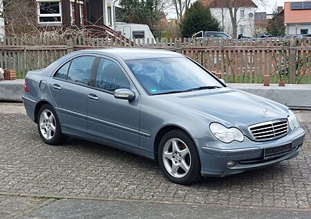 Mercedes-Benz C 220 CDI AVANTGARDE (Bj. 2004)