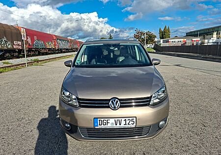 VW Touran Volkswagen 2.0 TDI 125 kW DSG Highline Highline