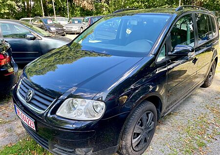 VW Touran Volkswagen TRENDLINE 2.0 KLIMA SITZHEIZUNG SERVO AHK TEMPOM