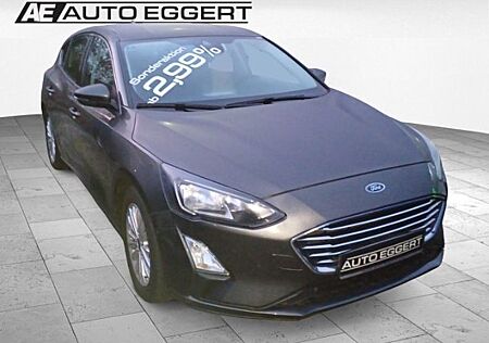 Ford Focus Titanium EcoBoost 1,0 Anhängerkupplung, R