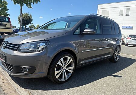 VW Touran Volkswagen Highline X-enon DSG Alcantara Pano Navi