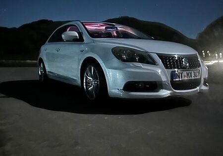 Suzuki Kizashi 2.4 SPORT CVT Allrad SPORT