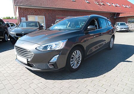 Ford Focus Turnier Titanium Navi,RFK,PDC,ALU,GJR++