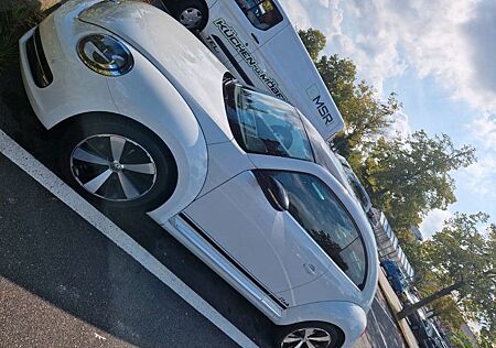 VW Beetle Volkswagen 1.2 TSI BMT Club weiß