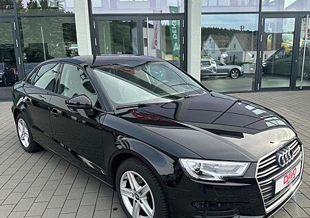 Audi A3 Limousine 30 TFSI/Navi MMI/Xenon/PDC
