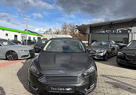Ford Focus Lim. Titanium 1.Hand Tuv neu 1.J Garantie