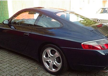 Porsche 996 Carrera 4 Coupé Carrera