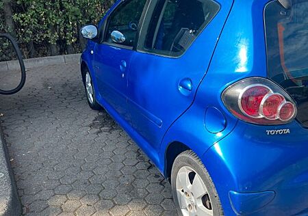 Toyota Aygo (X) Aygo (X) 1,0-l-VVT-i -