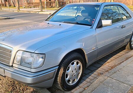 Mercedes-Benz 200