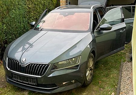 Skoda Superb 1.8 TSI DSG Style Combi