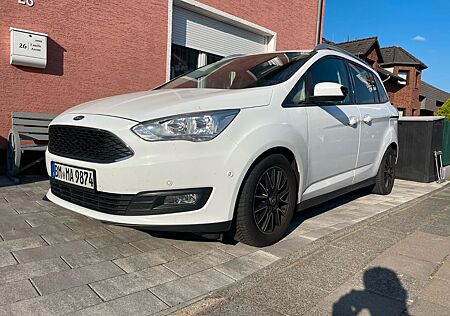 Ford Grand C-Max 1,0 EcoBoost 92kW Titanium Titanium