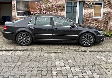 VW Phaeton Volkswagen 4.2 V8 4MOTION Tiptronic 5-Sitzer -