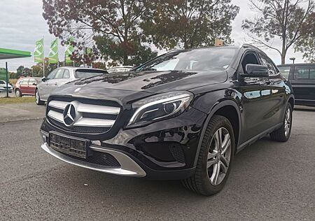 Mercedes-Benz GLA 180 Score Automatik Navi Xenon
