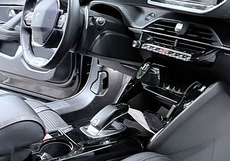 Peugeot 2008 BlueHDi 130 EAT8 GT GT