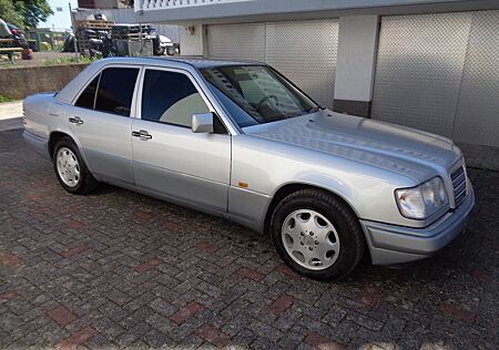 Mercedes-Benz E 280