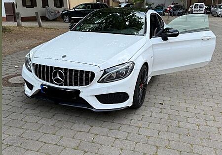 Mercedes-Benz C 180 Coupé AMG Line Night Paket