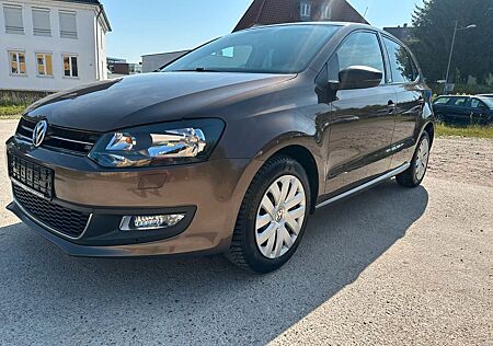 VW Polo Volkswagen V Style 1.4L