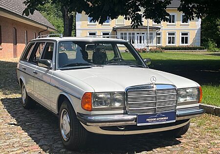 Mercedes-Benz 200 S123 T-Modell, nur 118.000 Km, top gepflegt