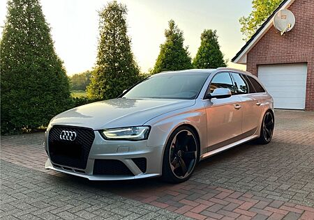 Audi RS4 4.2 FSI S-tronic Quattro - exclusive