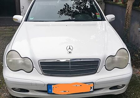 Mercedes-Benz C 200 KOMPRESSOR CLASSIC mit wenig Kilometern