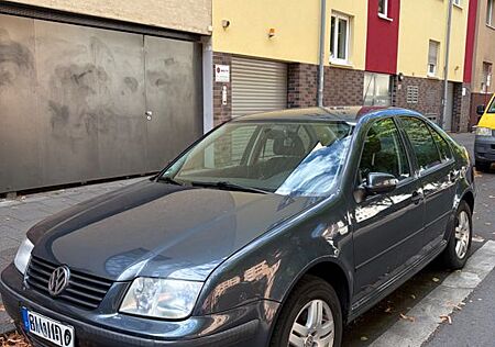 Volkswagen VW Bora 1.6 SR | TÜV 05/2027 | Climatronic |