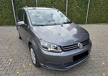 VW Touran Volkswagen 1.6 TDI DSG -1. Hand