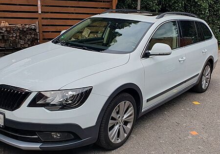 Skoda Superb 2.0 TDI Outdoor DSG 4x4 Active Co..