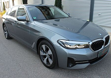 BMW 520 d xDrive* kamera*LED*NAVI*LEDER*SHZ*ALU