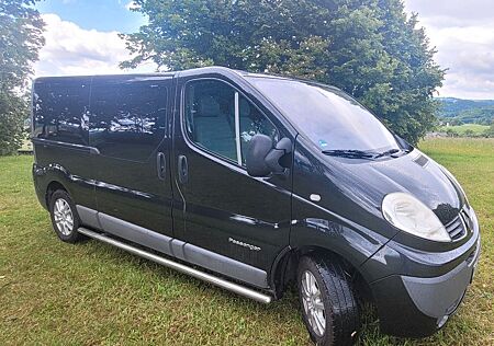 Renault Trafic L2 H1, Camper und 9 Sitzer