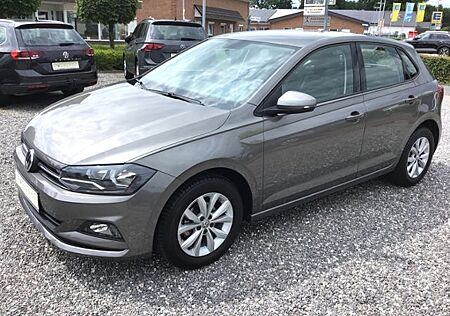 VW Polo Volkswagen Highline 1.0l 70KW 95PS DSG