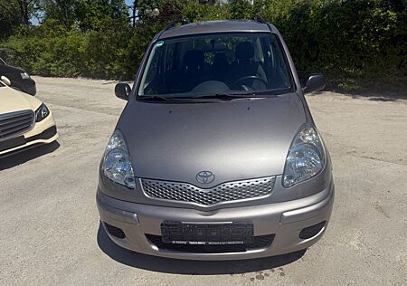Toyota Yaris Verso 1.5 Sol 01728666828