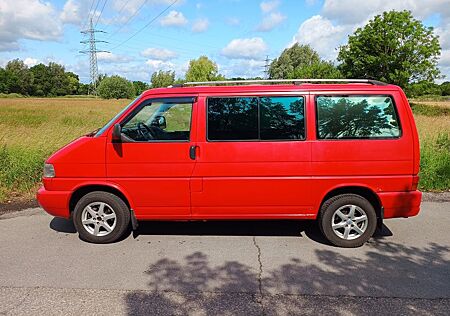VW T4 Caravelle Volkswagen 2,5-l-Diesel 65kW mit Camperausbau