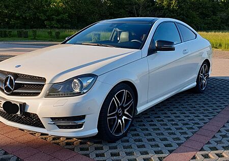 Mercedes-Benz C 250 CDI Sport Coupé Autom. AMG Line Panorama