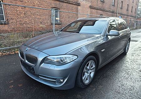 BMW 530d xDrive Touring -Leder Xenon Panorama Ahk