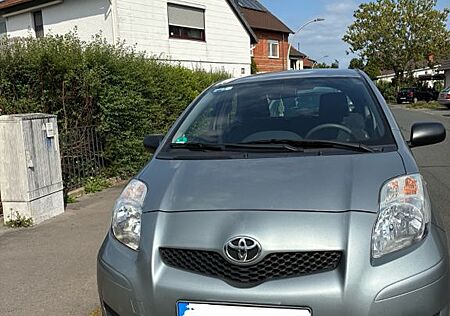 Toyota Yaris 2011