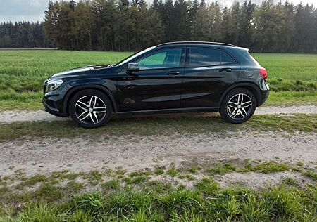 Mercedes-Benz GLA 200 Urban Urban, Navi,AHK,Schiebedach