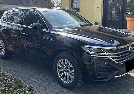 VW Touareg Volkswagen 3.0 V6 TDI 210kW 4MOT Tiptr. R-Line ...
