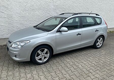 Hyundai i30 CW 1.6 CRDi 66 kW Classic TÜV+Service Neu