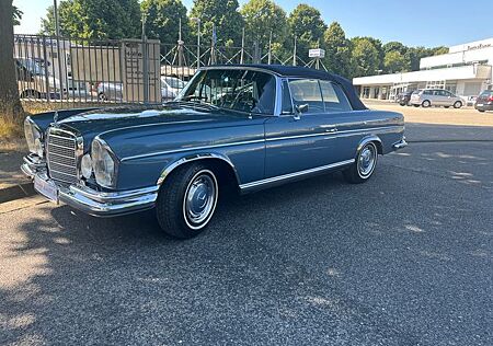 Mercedes-Benz 280 SE 3,5 Flachkühler Cabrio
